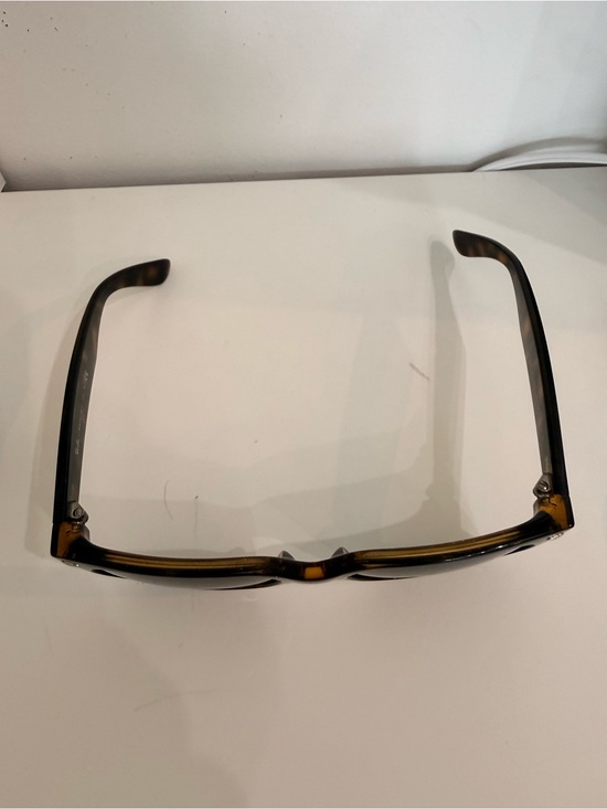 Ray-Ban Wayfarer Tortoise Frame Sunglasses with Green PolariLenses. main image 4